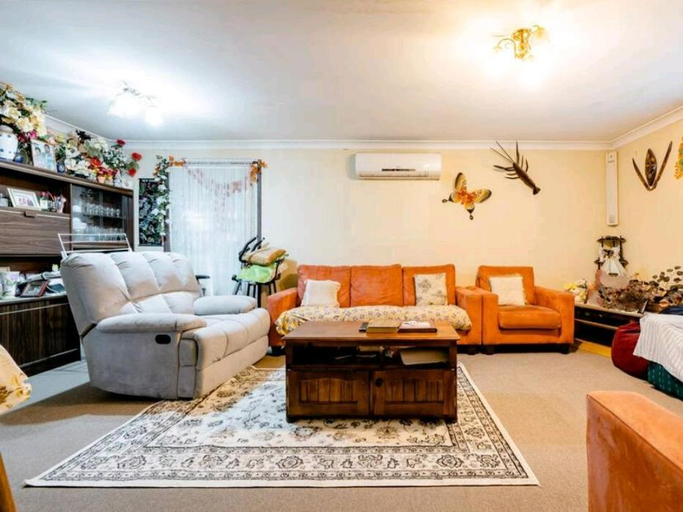 Others 2, BIDWILL GARDENS - 2 Rooms A Private Room with a King-Size Bed or Open Lounge Room Floor Mattress SHA, Blacktown - South-West