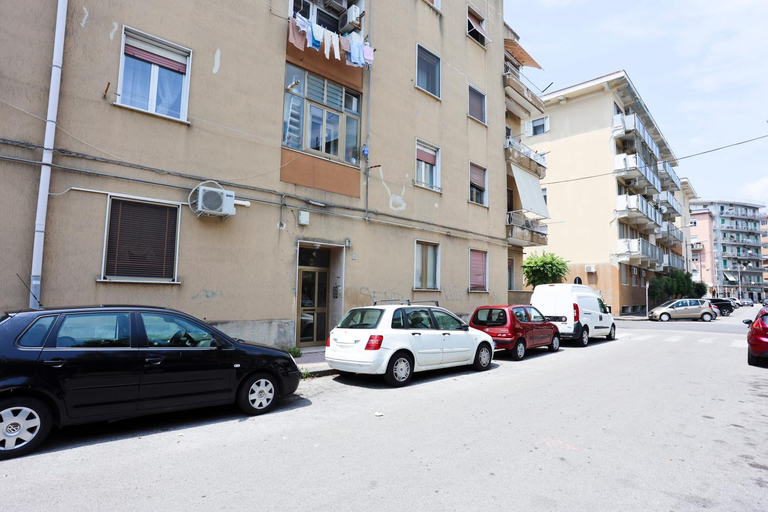 Others 2, Bright Apartment near the sea with parking, Salerno