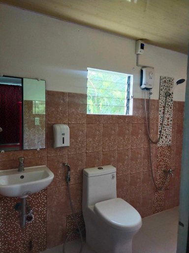 Bathroom, Destiny's Place Hotel, Calapan City