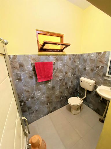 Bathroom 2, tourist lodge, Kangra
