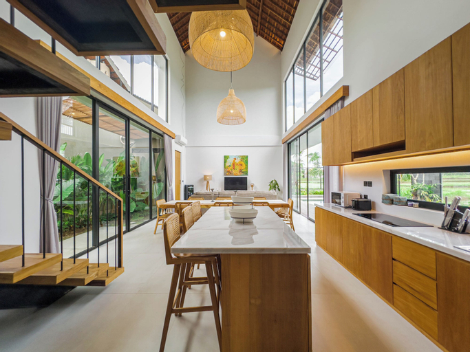 Dining Room 12