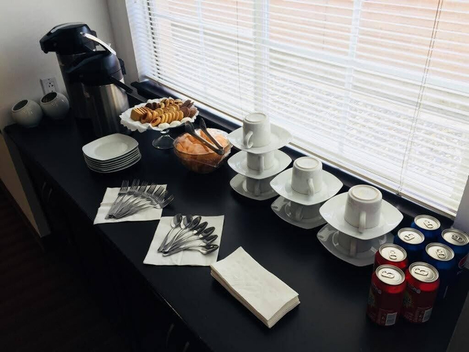 Food & Drinks 5, Microtel Inn & Suites by Wyndham Toluca, Toluca