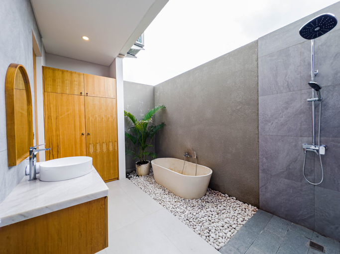 Bathroom 6