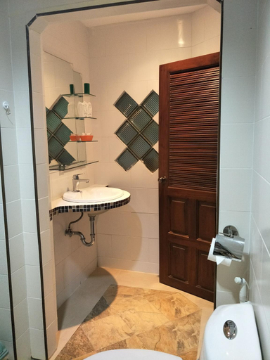 Bathroom 5