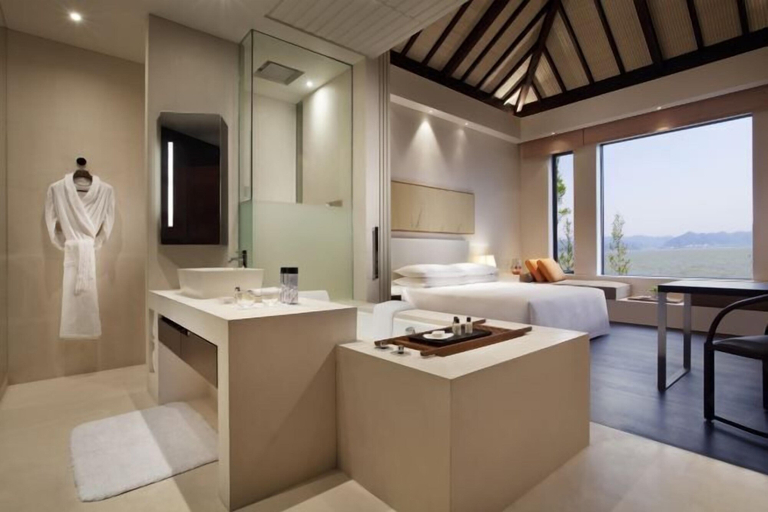 Bathroom 9