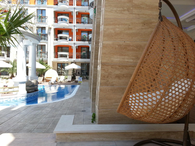 Swimming pool 5, Harmony Palace - Menada Apatments, Nesebar