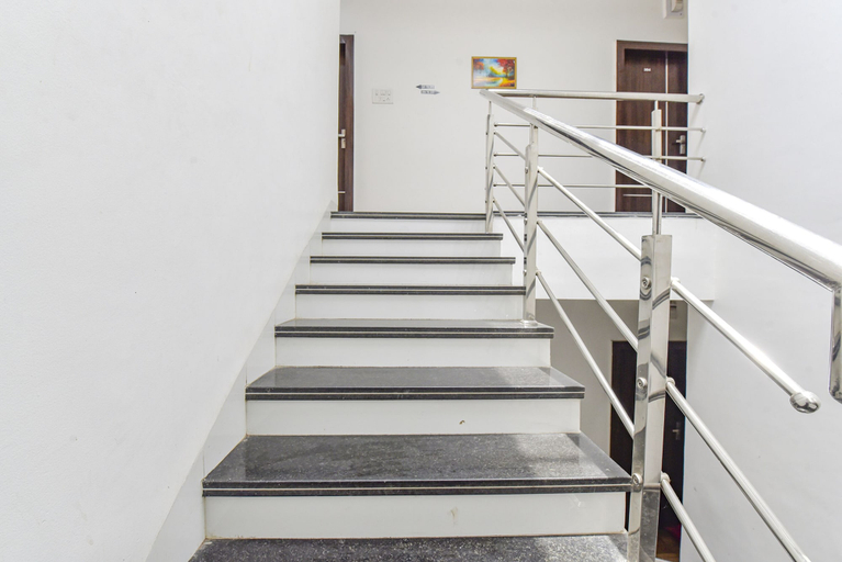 Others 5, Fabexpress A2 And Restro, Indore
