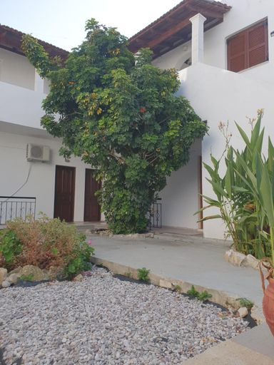 Others 2, Casa Alema Ipsos, Ionian Islands