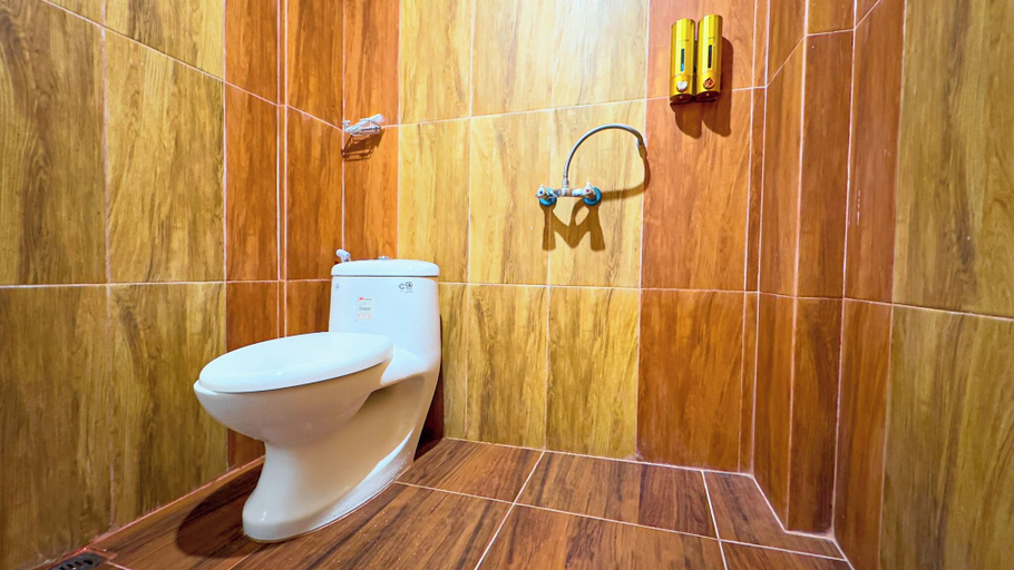 Bathroom 4, Hotel Grand Bandara, Medan
