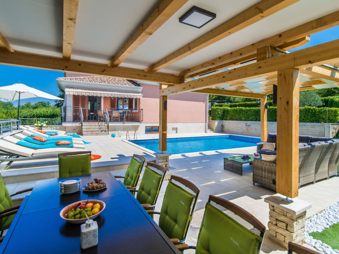 Sport & Beauty 3, Modern Villa in Rovinj With Private Swimming Pool, Kanfanar