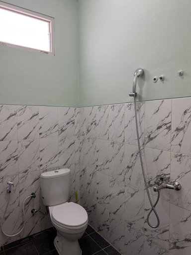 Bathroom 5, THE VCLUB Hotel & Hostel, Yogyakarta