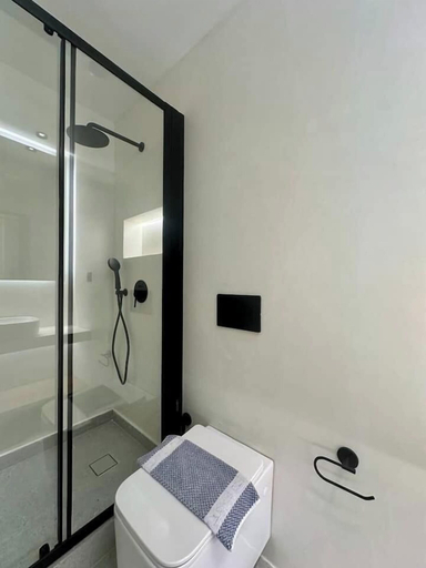Bathroom 5, BlueMotion - CruiseHub, Attica