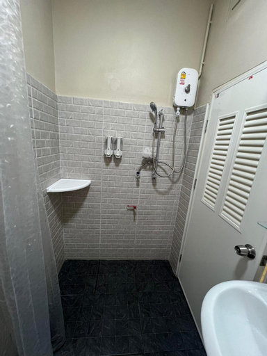 Bathroom 4