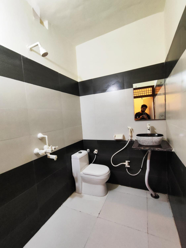 Bathroom 4, Sunrise Homestay, Agra