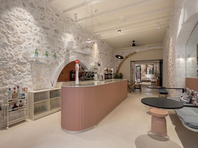 Food & Drinks 4, Faedra Residence, Crete