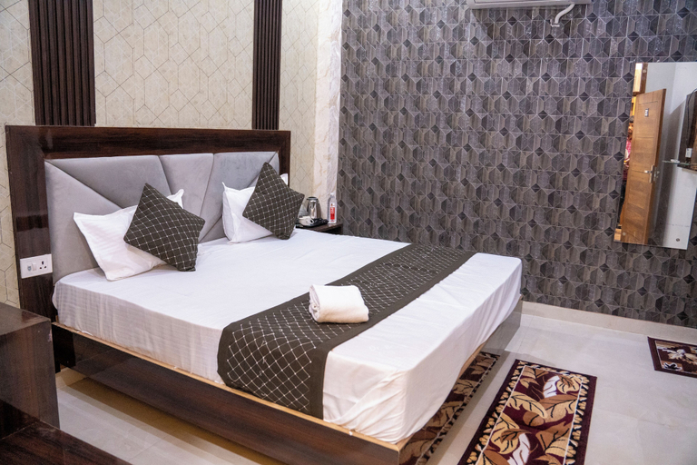 Room 3, SR GUEST HOUSE, Agra