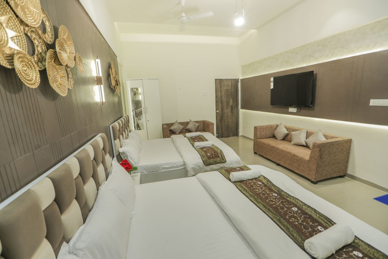 Room 2, 3BHK w/Pool - Harmony Palace by Universe Villas, Nashik
