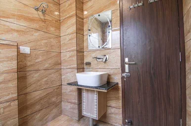 Bathroom, Suman castle Hotel, Amritsar