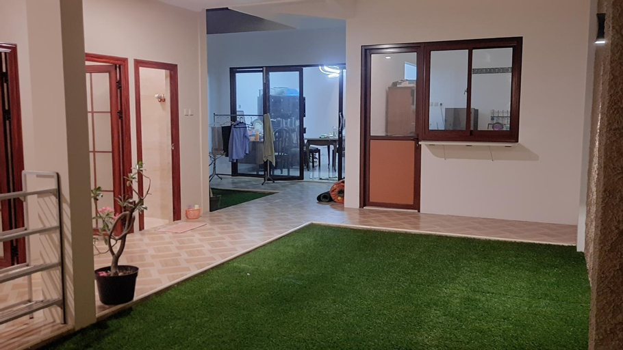 Others 3, Guest House Omah Ningrat Surabaya, Surabaya