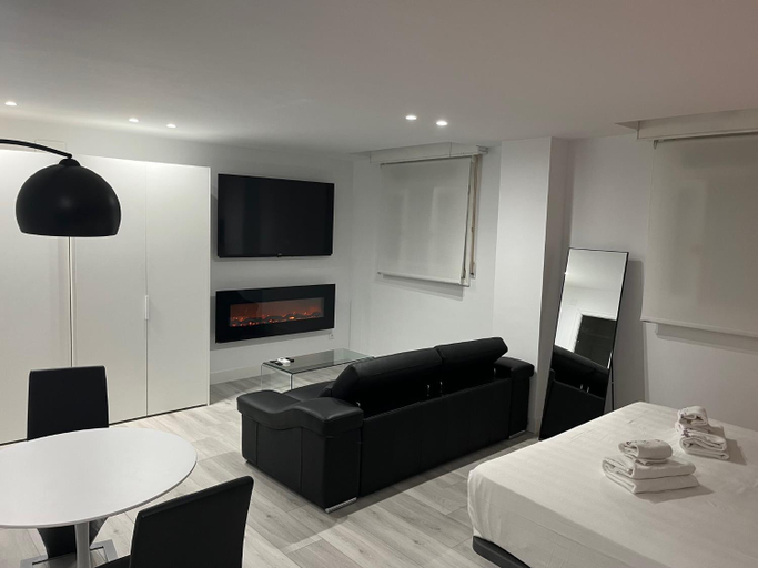 Others 5, H. Pelayo Autocheck-In Suites con Jacuzzi, Cantabria