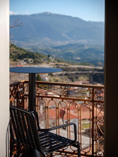 Others 5, Moreas Peak Lodge, Peloponnese