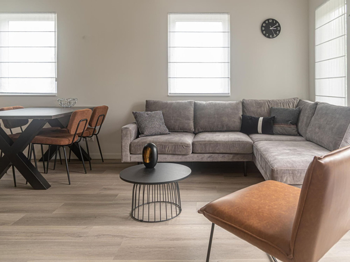 Living room 2, Nice Holiday Home Near the Waterfront, Bernisse