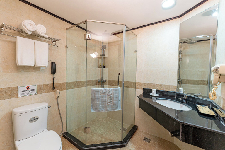 Bathroom 5, Annam Heritage Boutique Hotel & Spa, Da Nang