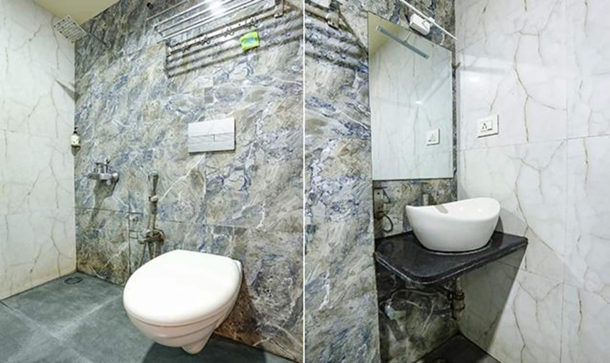 Bathroom, Fabhotel Radhika Ex, Aurangabad