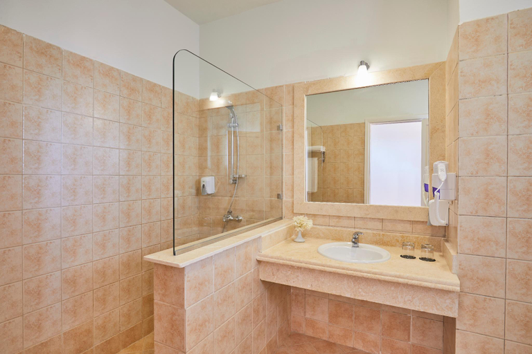 Bathroom 5, JAZ Neo Reef Marsa, Al-Qusayr