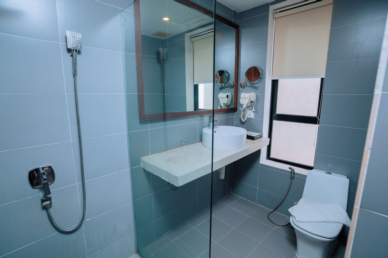 Bathroom 4