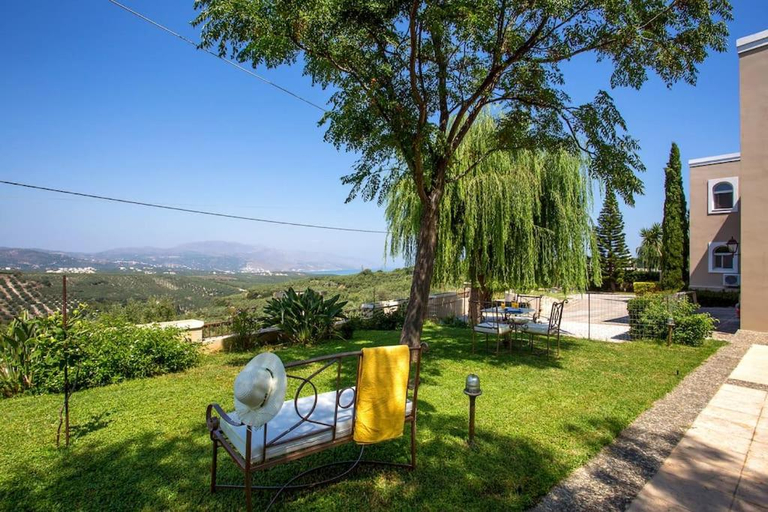3, Villa Kapodistria, Crete