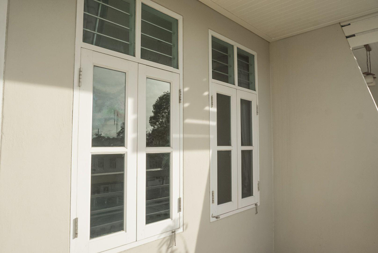 Exterior & Views, Centerpoint hostel, Muang Trang
