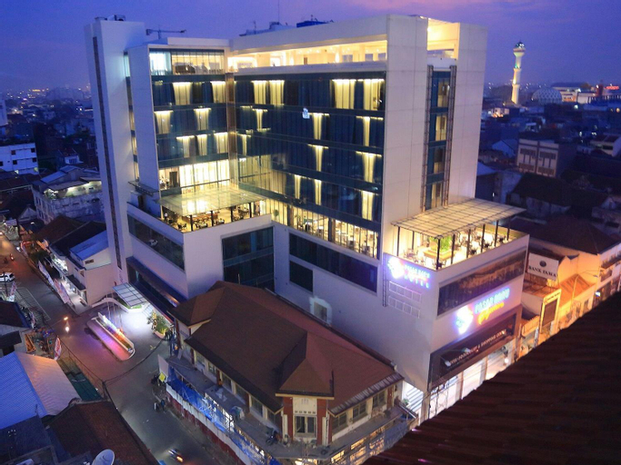 Exterior 1