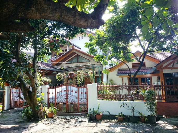 Exterior & Views 1, Hostel Bogor (Perlu Bukti Nikah), Bogor