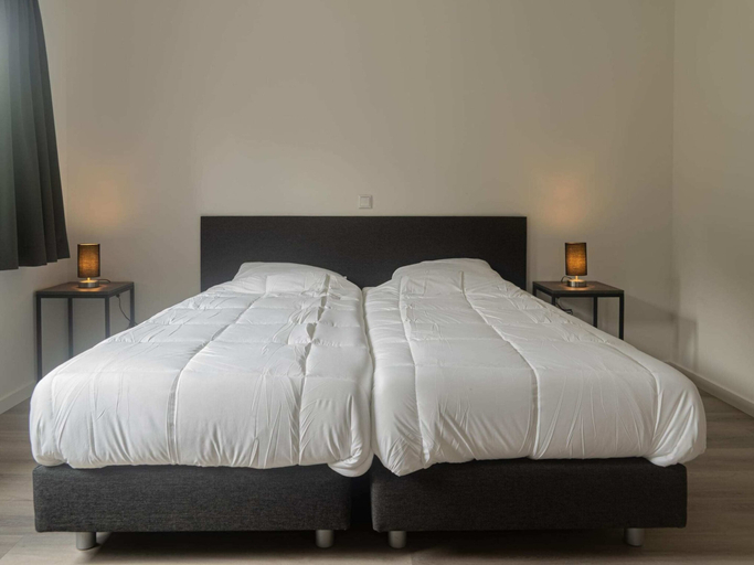 Room 3, Nice Holiday Home Near the Waterfront, Bernisse