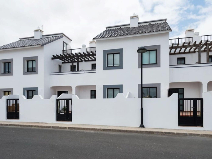 Exterior 4, Spacious Vacation Home in Corralejo, Las Palmas