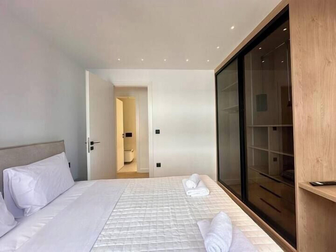 Room 4, BlueMotion - CruiseHub, Attica