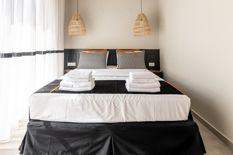 3, Andrews Luxury Suites Near The Airport, Crete