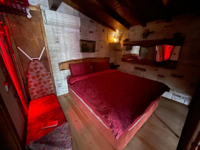 Bedroom 2, Palmiye Evi, Foça