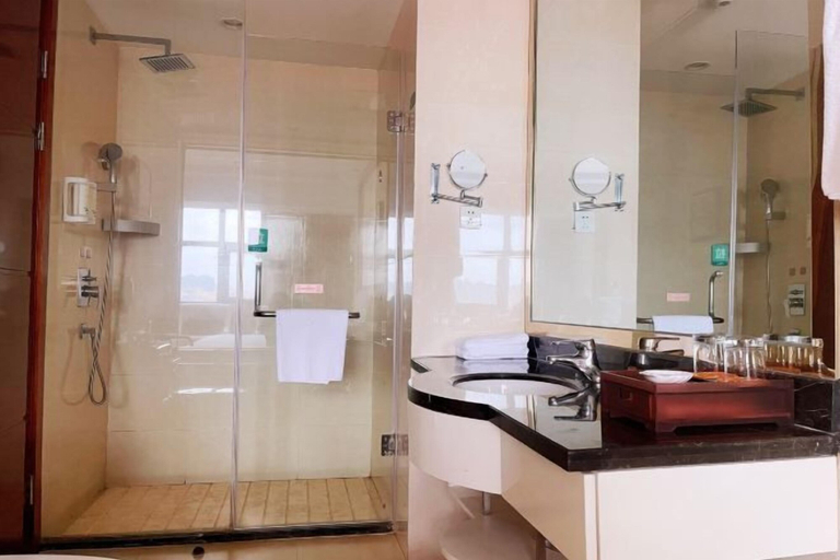 Bathroom 3, ZHONGZHOU INTERNATIONAL HOTEL, Xinyang