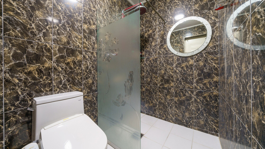 Bathroom 3, Youngduk Sea & Spa Pension, Yeongdeok