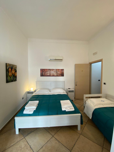 Others 5, B&B da Mimino e Franceschina, Taranto