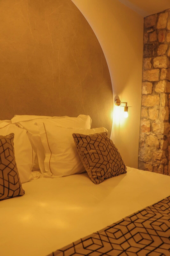Bedroom 4, Pina Barosh