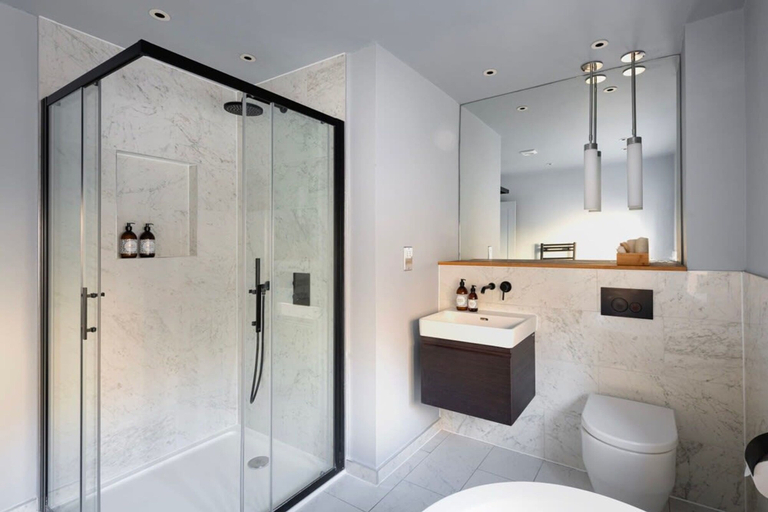 Bathroom 4, St Catherine s Hospital - Deluxe Apartment, Bath and North East Somerset