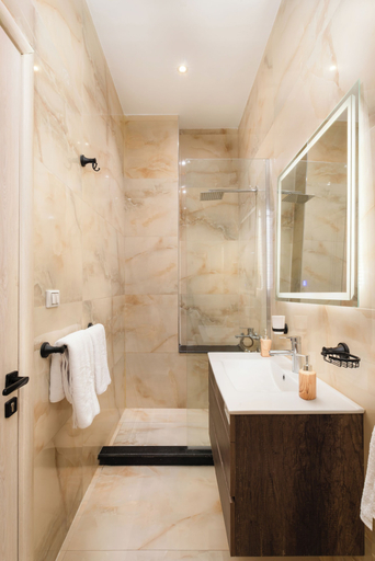 Bathroom 2, Museum Studios, Qasr an-Nil
