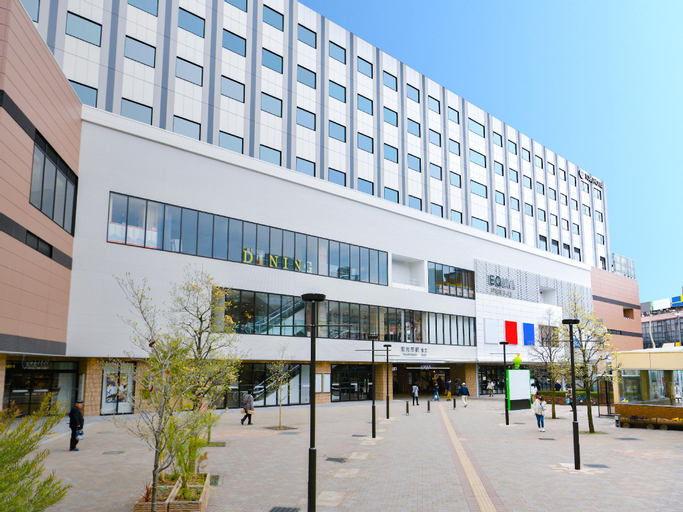 Exterior 1