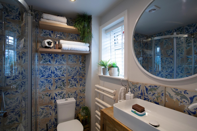 Bathroom 4, Cozy Wetherby Retreat, North Yorkshire