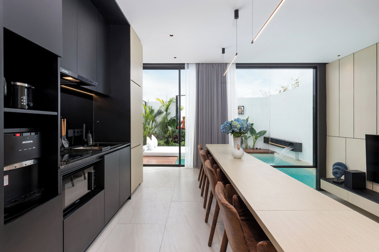 Dining Room 4
