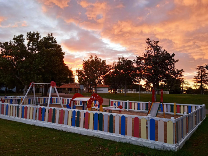 Playground 4, Bungalows Zaragoza Camping, Zaragoza