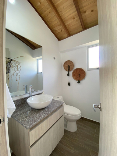 Bathroom 3, Tres Colinas Estancia 27, Armenia